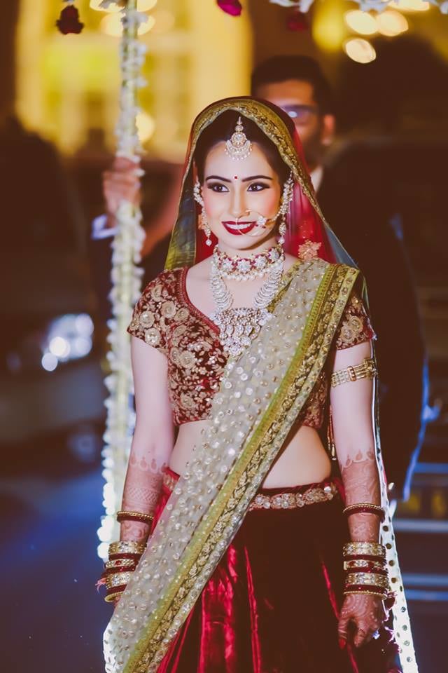 Bride Wearing Stunning Diamond Jewelery by Arjun Mahajan Wedding-photography Bridal-jewellery-and-accessories Bridal-makeup | Weddings Photos & Ideas