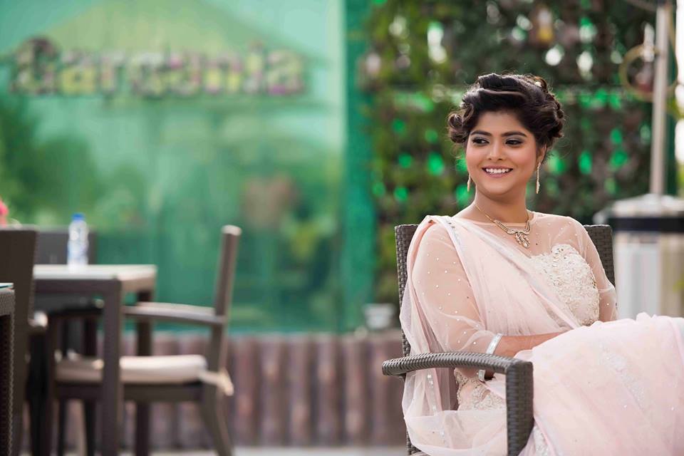 Light And Natural Makeup Idea For Brides! by Saurabh Wedding-photography Bridal-jewellery-and-accessories Bridal-makeup | Weddings Photos & Ideas