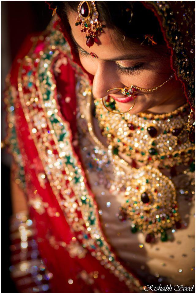Sparkling Hues Of The Bride! by Rishabh Sood Wedding-photography Bridal-jewellery-and-accessories | Weddings Photos & Ideas