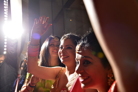 Guests by fotuwalle Wedding-photography | Weddings Photos & Ideas