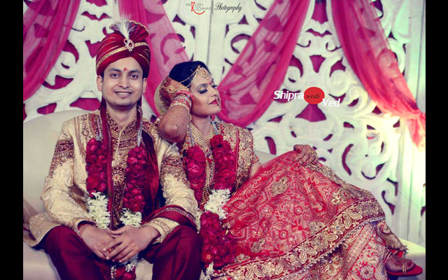 Fun Bride and Groom Pose by AKfotography Wedding-photography | Weddings Photos & Ideas