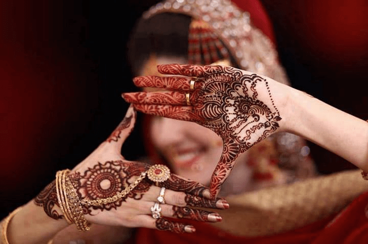 Pakistani Mehendi Design With Gold and Diamond Bridal Rings by The Wedding Frames Wedding-photography | Weddings Photos & Ideas