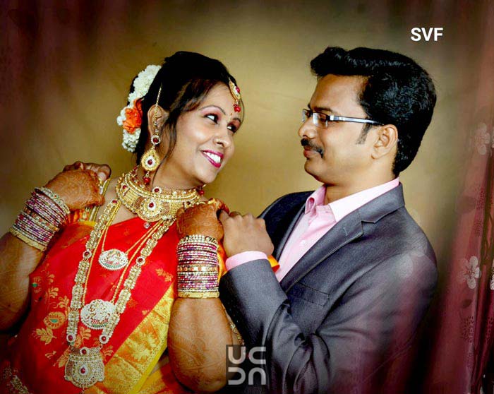 Happy Bride and Groom Pose During Their Wedding Day by Sindhu Video Filming (V1Broadcast Live vdo Streaming ) Wedding-photography | Weddings Photos & Ideas