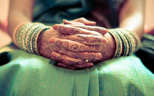 Bridal Hand Shot Showcasing Her Beautiful Mehendi by Sumant 's photography Wedding-photography | Weddings Photos & Ideas