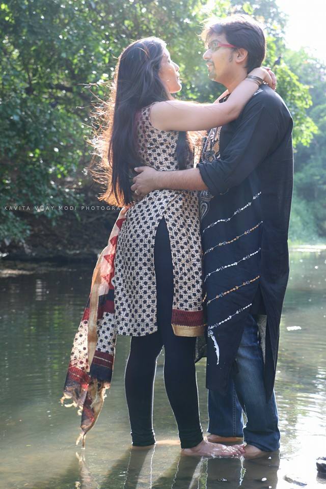Candid Romantic Bride and Groom-To-Be Pose by Kavita Vijay Modi Wedding-photography | Weddings Photos & Ideas