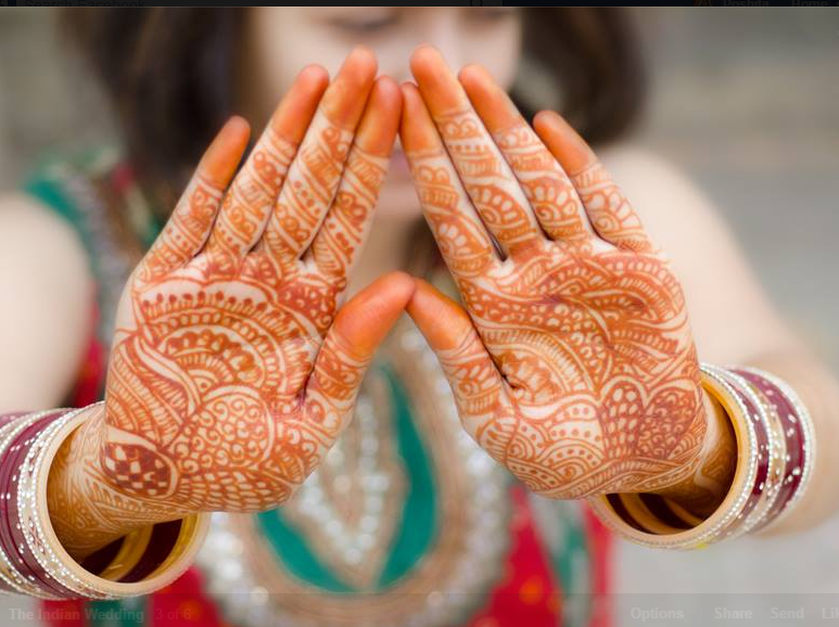 Bride Showing Beautiful Paisley Print Henna Design by Obscur Photography Bridal-mehendi | Weddings Photos & Ideas