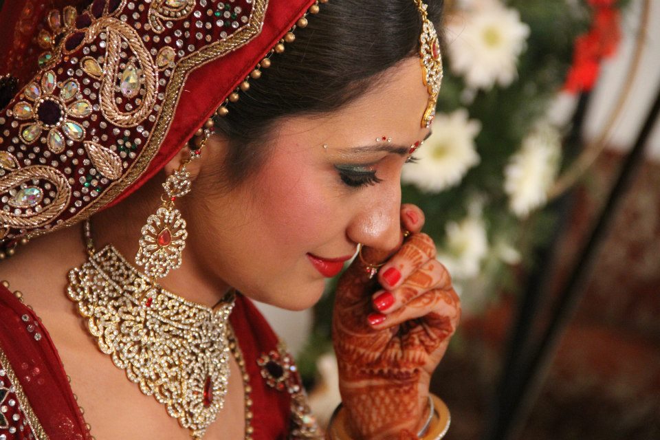 Bride Looking Beautiful With Bold Eye Makeup by Nishtha Kumar Bridal-makeup Bridal-jewellery-and-accessories | Weddings Photos & Ideas