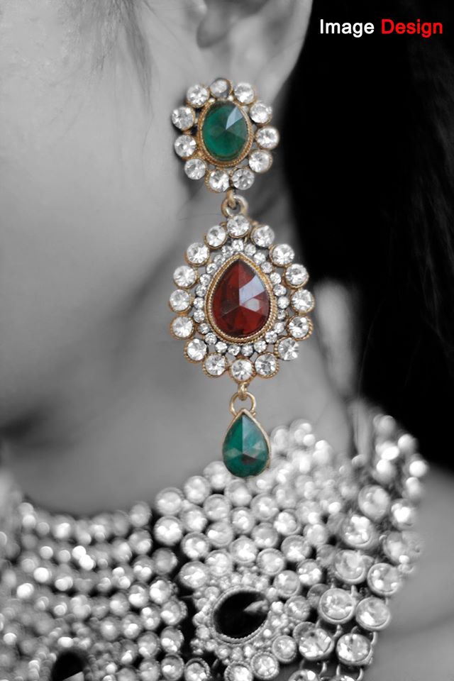 Beautiful Bridal Polki Jewelry Monochrome Shot by Vishal Bridal-jewellery-and-accessories | Weddings Photos & Ideas