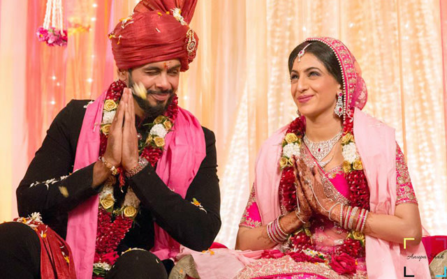 Beautiful Shot Of The Couple ! by Anupa Shah Wedding-photography Bridal-jewellery-and-accessories Groom-wear-and-accessories | Weddings Photos & Ideas