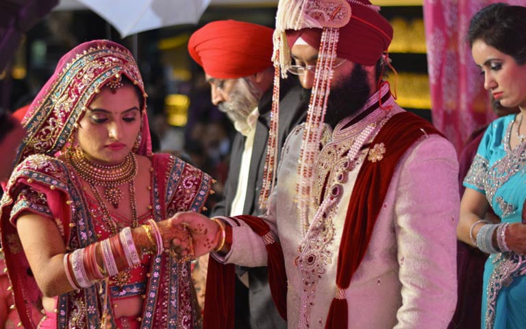 Hold On Tight! by Sharad Shiromani Wedding-photography Bridal-jewellery-and-accessories | Weddings Photos & Ideas