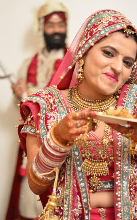 Pretty Bride On Her D-Day by Sharad Shiromani Wedding-photography Bridal-jewellery-and-accessories Bridal-makeup | Weddings Photos & Ideas