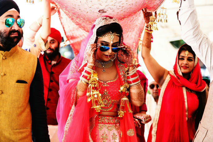 Modern Bride On Her Way To A New Life! by Sharad Shiromani Wedding-photography Bridal-jewellery-and-accessories | Weddings Photos & Ideas