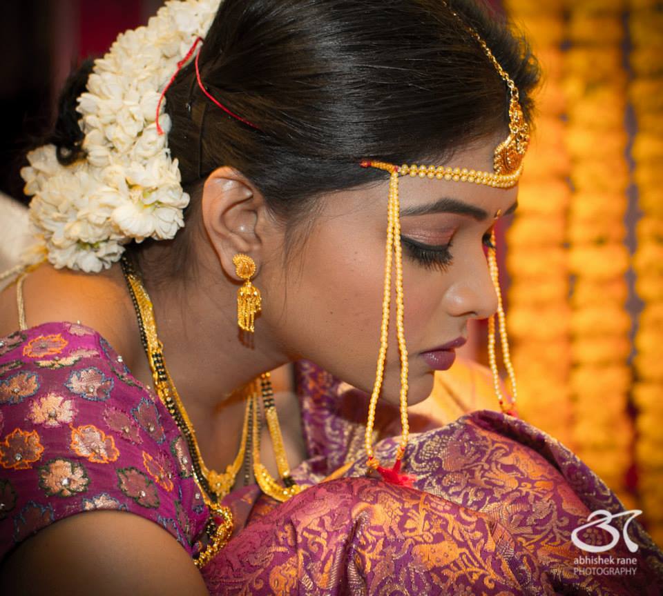 Elegant Aura Of The Bride! by Abhishek Rane Photography Wedding-photography Bridal-jewellery-and-accessories Bridal-makeup | Weddings Photos & Ideas
