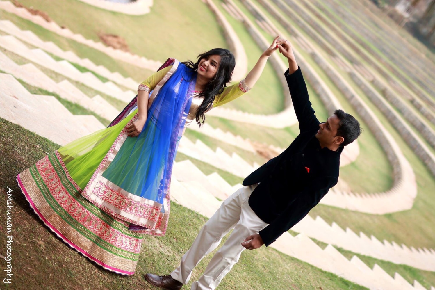 Coupe Pose Idea For Pre Wedding Shoot! by Amshuman Wedding-photography | Weddings Photos & Ideas