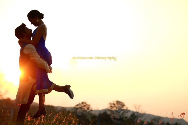 Pose Idea For The Couple by Amshuman Wedding-photography | Weddings Photos & Ideas