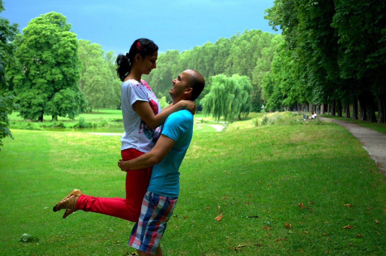 Pre Wedding Shoot In A Simple Place by Amshuman Wedding-photography | Weddings Photos & Ideas