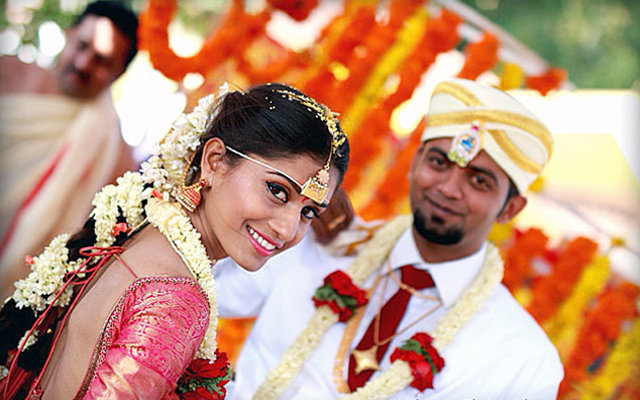 Splendid Aura Of The Couple! by Amshuman Wedding-photography Bridal-jewellery-and-accessories | Weddings Photos & Ideas