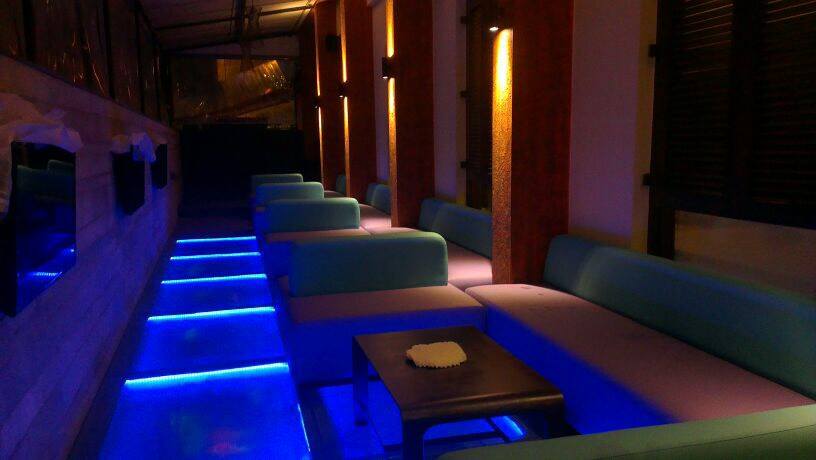 Jazzy Lounge Setup With Blue Lighting by Hoshedaar Eruch Carnac Modern | Interior Design Photos & Ideas