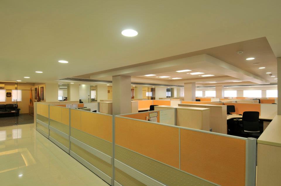 Large Office Room With Cells And False Ceiling by Hoshedaar Eruch Carnac Modern | Interior Design Photos & Ideas