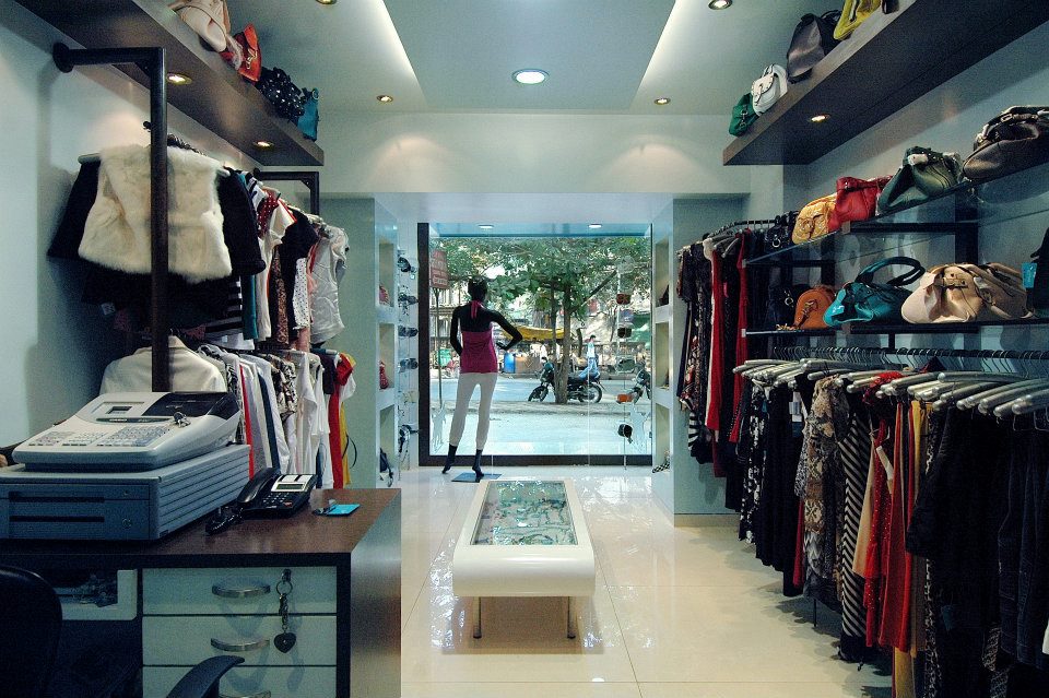 Retail Store With Marble Flooring And False Ceiling by Hoshedaar Eruch Carnac Modern | Interior Design Photos & Ideas