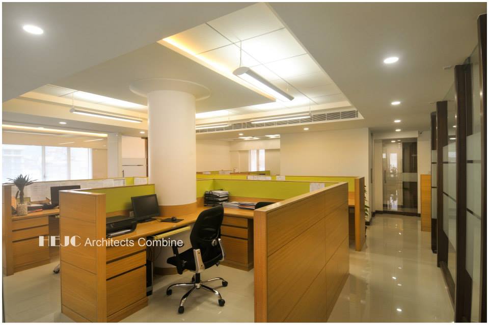 Office Room With Wooden Cells And False Ceiling by Hoshedaar Eruch Carnac Modern | Interior Design Photos & Ideas