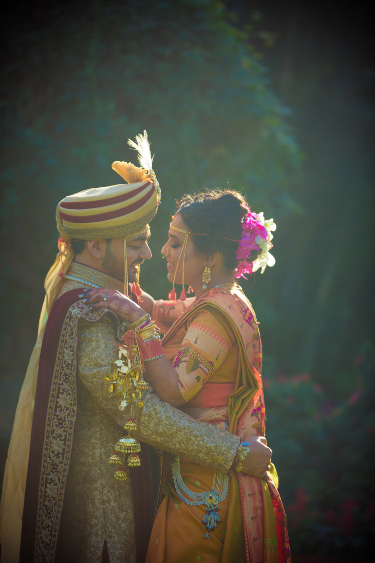 Marathi Bride and Groom Wearing Trendy Outfits by Bosco Naveen Wedding-photography | Weddings Photos & Ideas