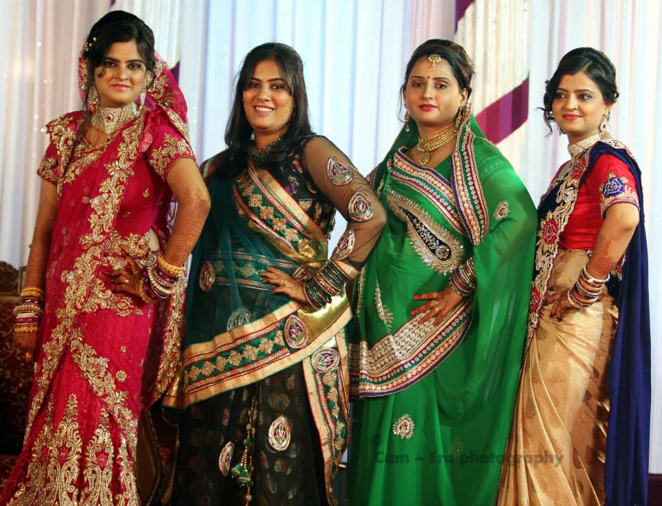 Friends of the bride pose by Cam - Era Photography Wedding-photography | Weddings Photos & Ideas