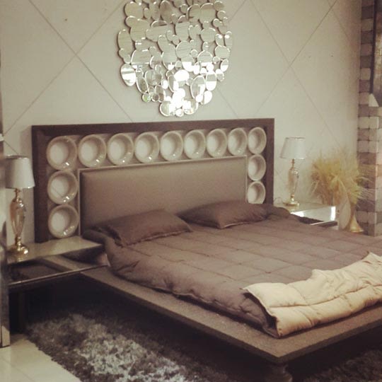 A royal bedroom! by Artistic design group Bedroom | Interior Design Photos & Ideas