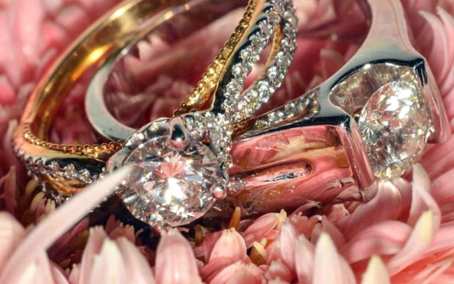 Irresistable Diamond Studded Rings by Ankit Poddar Wedding-photography | Weddings Photos & Ideas