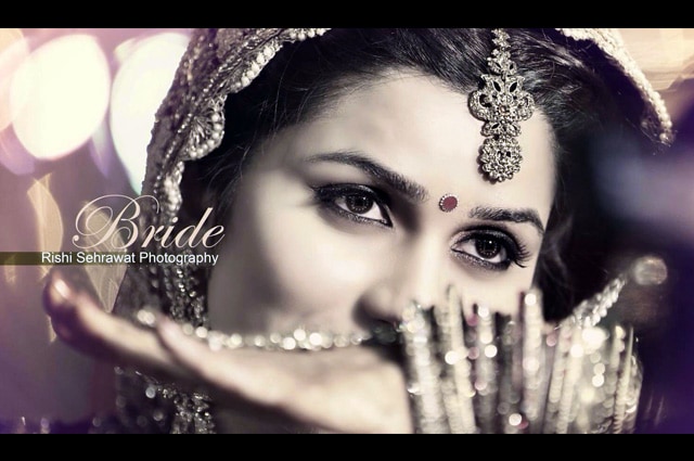 Elegant Bride Wearing A Gold Mangtikka! by Rishi Sehrawat Wedding-photography Bridal-jewellery-and-accessories | Weddings Photos & Ideas