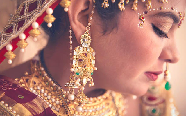 Bridal jewelry by Two Cups Coffee and A Camera Wedding-photography | Weddings Photos & Ideas
