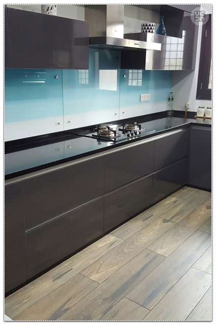 Modular kitchen by Amber Spacez Modular-kitchen Modern | Interior Design Photos & Ideas