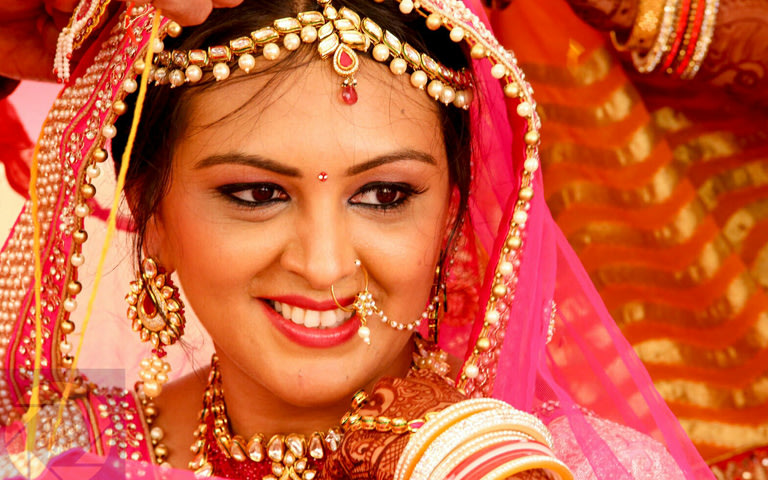 Kundan Mangtikka With Pink Pendant Gem by Viral Shah Bridal-jewellery-and-accessories | Weddings Photos & Ideas