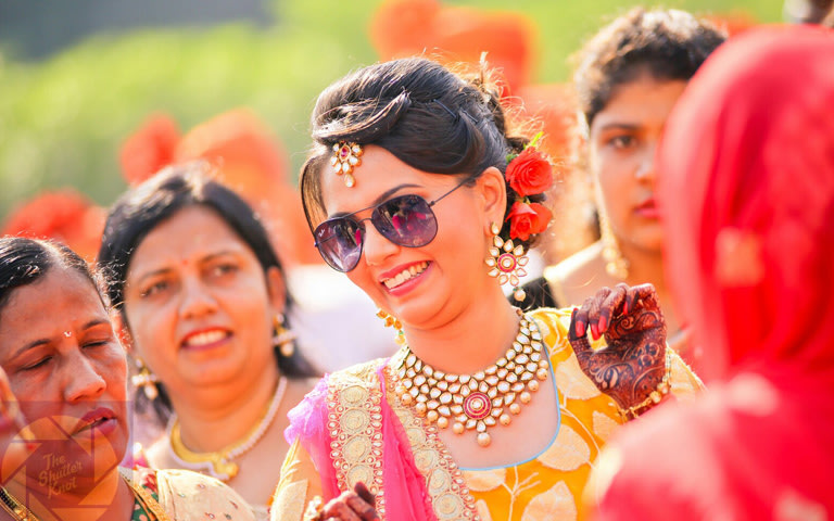 Stunning Bride Wearing Kundan Jewellery by Viral Shah Bridal-jewellery-and-accessories | Weddings Photos & Ideas