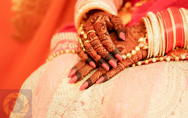 Henna Adorned Hands by Viral Shah Wedding-photography Bridal-jewellery-and-accessories | Weddings Photos & Ideas