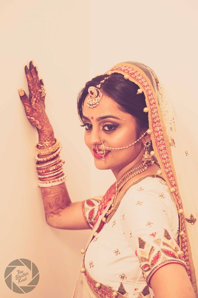 Magnificient Bride Wearing Borla Kundan Mangtikka by Viral Shah Bridal-jewellery-and-accessories | Weddings Photos & Ideas