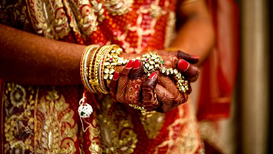 Kundan Ring Henna Embroided Hands by Viral Shah Wedding-photography | Weddings Photos & Ideas
