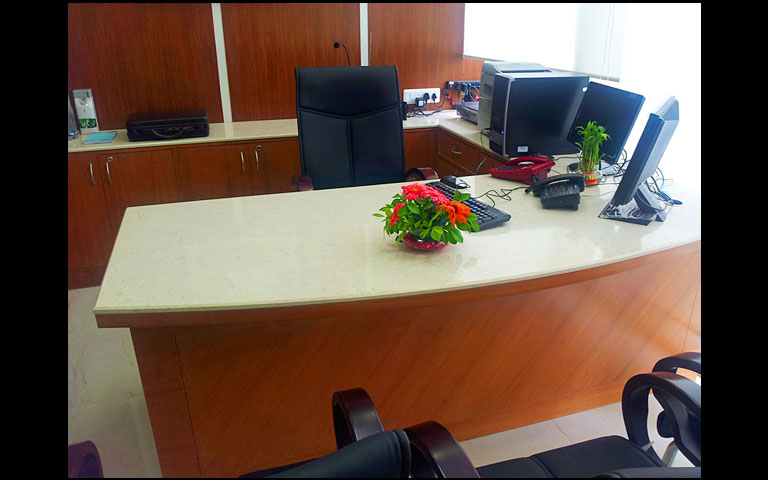 Modern cellular style office by Rajiv Marwah and Associates Modern | Interior Design Photos & Ideas