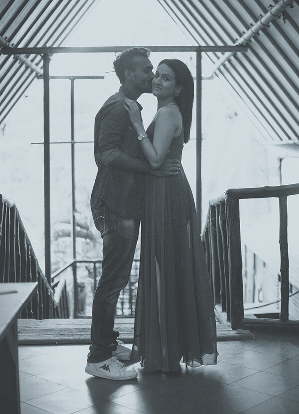 Kissing the love of his life by Nachiket Pimprikar - Photographer Wedding-photography | Weddings Photos & Ideas