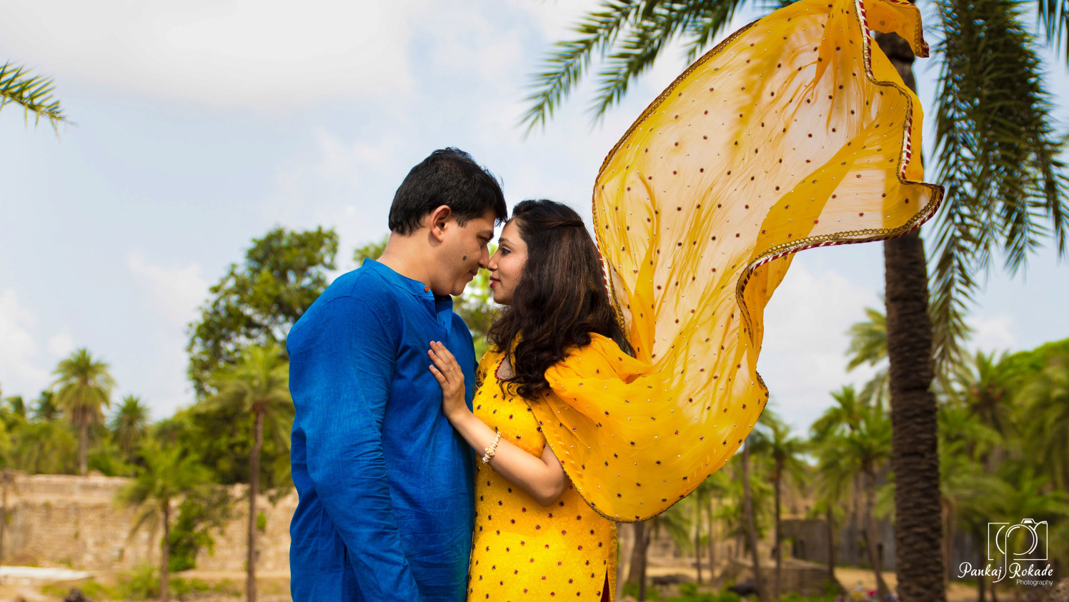 Pre wedding photograph of the stunning couple in traditional clothes by Pankaj Rokade Photography Wedding-photography | Weddings Photos & Ideas