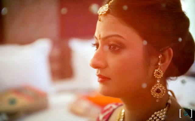Gleaming Bride Wearing Delicate Jewelry by Dhanika Choksi Bridal-jewellery-and-accessories | Weddings Photos & Ideas