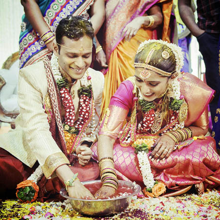 Marathi Bride and Groom Having Fun During Rituals by Dhanika Choksi Wedding-photography | Weddings Photos & Ideas