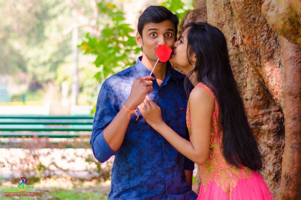 Love kisses ! by Pixclik Wedding-photography | Weddings Photos & Ideas