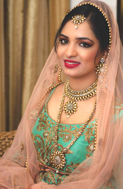 Peachy glow by Souvik Nandi Bridal-makeup Bridal-jewellery-and-accessories | Weddings Photos & Ideas