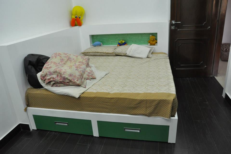 A standard guest bedroom by Bella Cucina Consultancy Bedroom | Interior Design Photos & Ideas