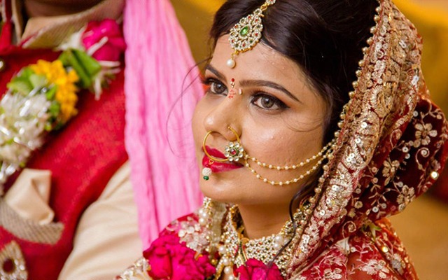 Elegant bride with amazing nath by Krazy Moments Wedding-photography | Weddings Photos & Ideas