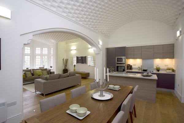 Plush contemporary dining room decor by eb+D Dining-room | Interior Design Photos & Ideas