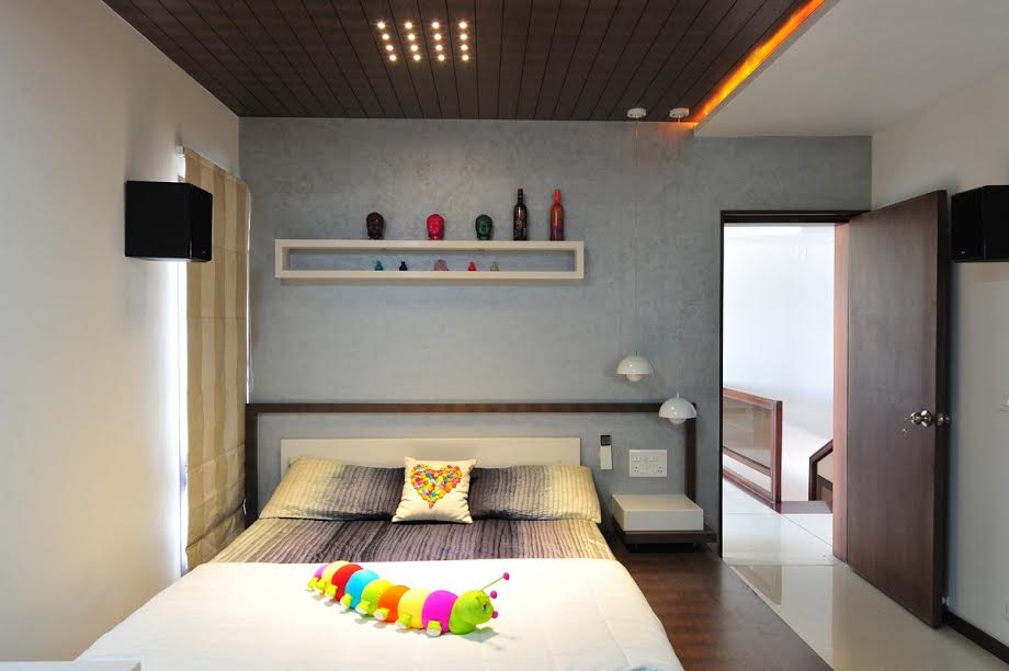 Small ,Artistic Bedroom by GN Interiors Bedroom Modern | Interior Design Photos & Ideas