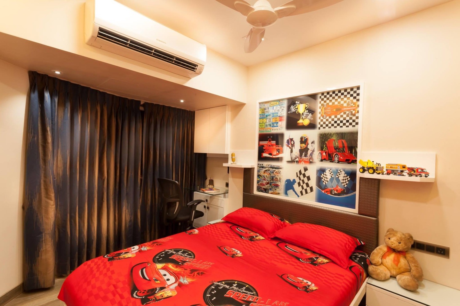 Simple yet trendy kids bedroom decor by Blue Arch Interiors Bedroom | Interior Design Photos & Ideas
