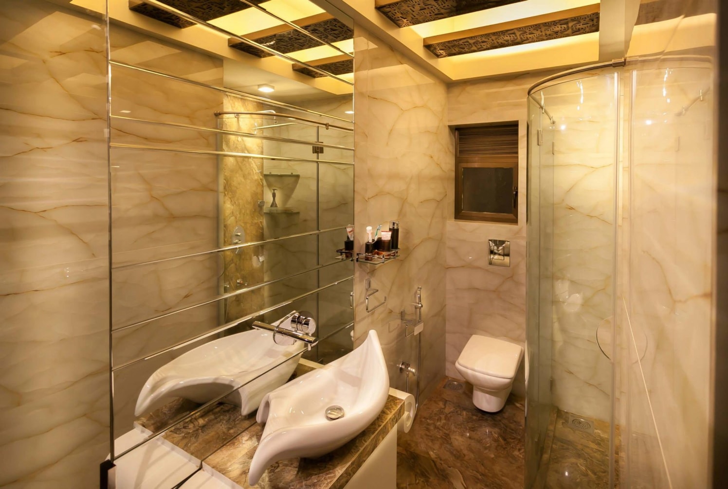 Unique modern bathroom decor by Blue Arch Interiors Bathroom | Interior Design Photos & Ideas
